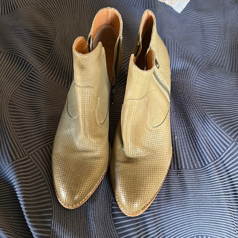 Cute cowboy booties